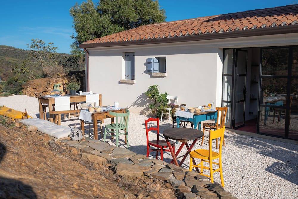Stazzo Nestled in the silence of the countryside, a few kilometers from the sea of Portosanpaolo in Loiri Porto San Paolo, Barbagia