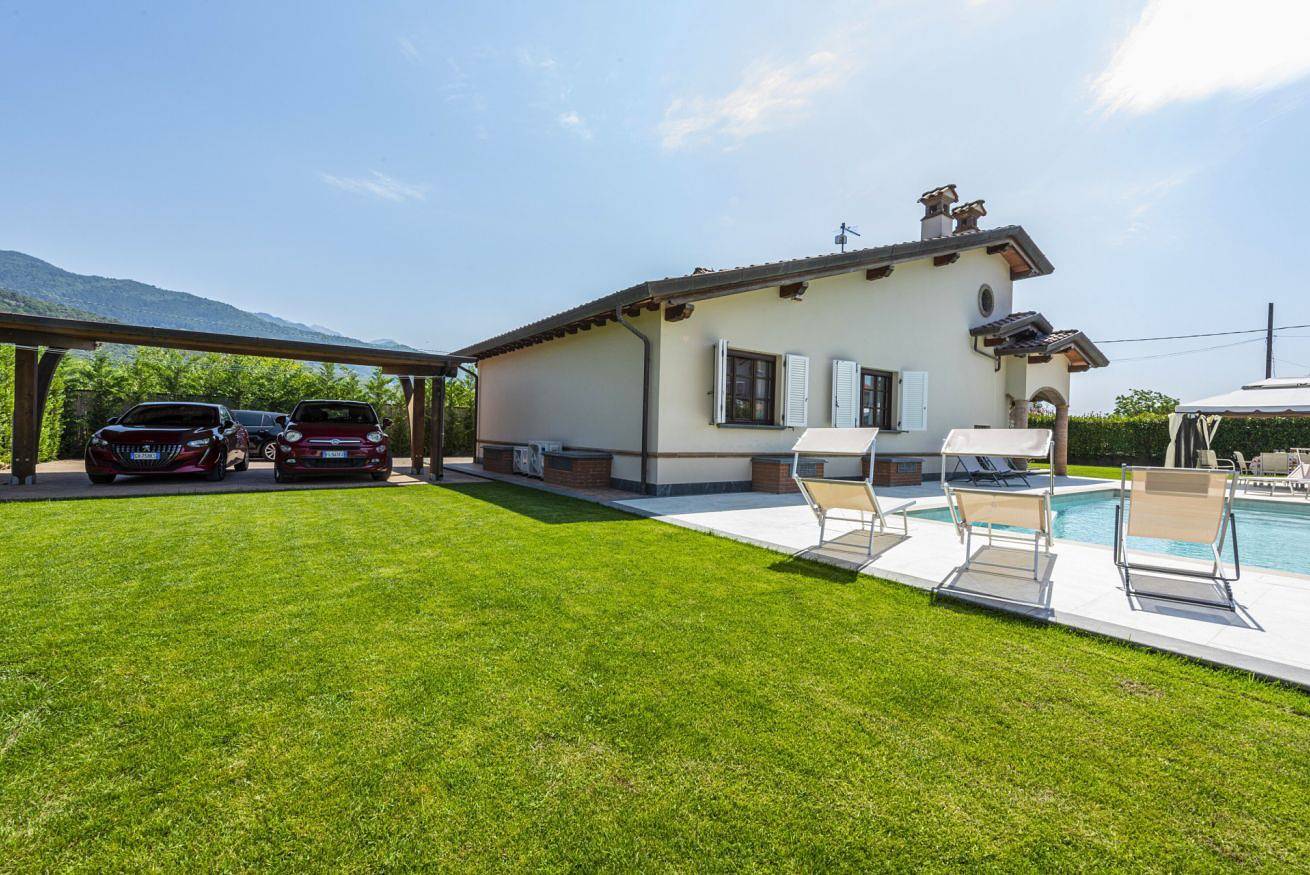Villa del Rio by Mmega in Strettoia, Pietrasanta