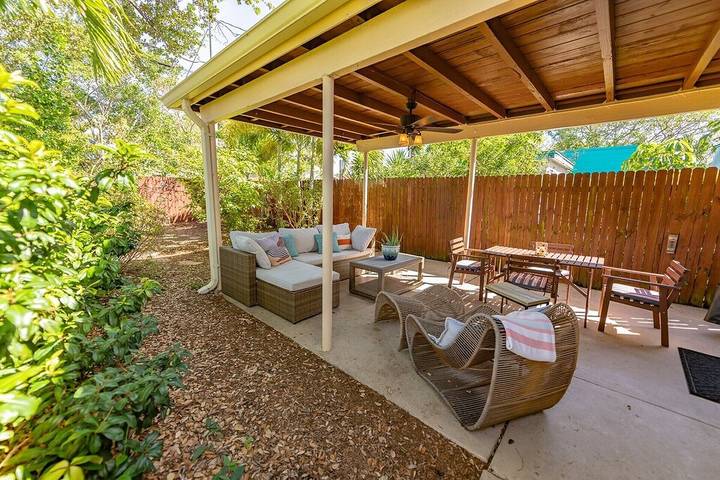 Vacation rental for 4 people, with yard and terrace in Lake Worth