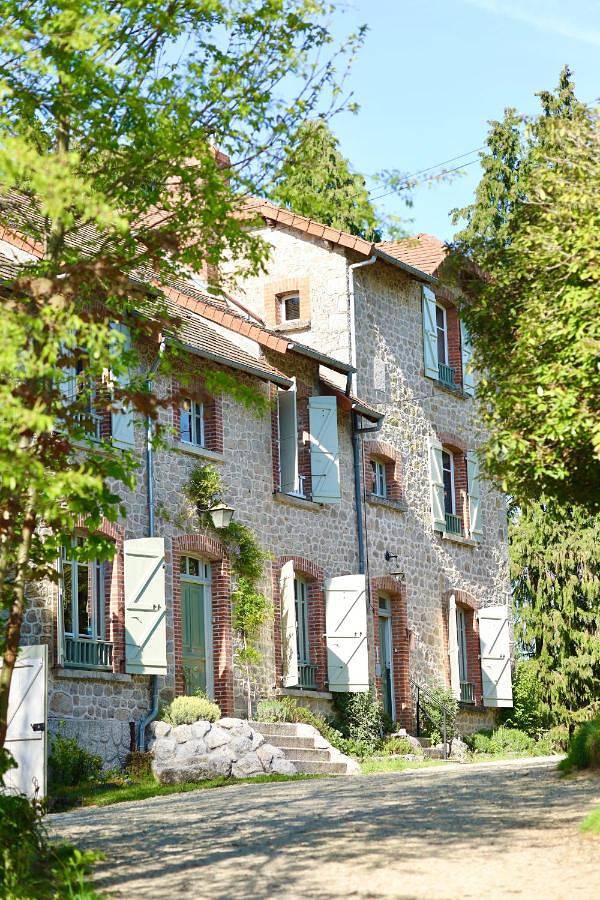 Chambre d’hôte pour 2 personnes, avec Terrasse et Jacuzzi ainsi que Jardin et Piscine à Saint-Amand-Jartoudeix