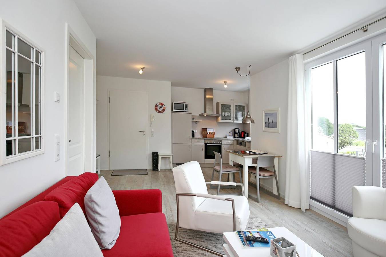 Ganze Wohnung, 2-Zimmer-Wohnung für bis zu 3 Personen mit Balkon, nur 600 m vom Strand entfernt in Heiligendamm, Rostock und Umgebung