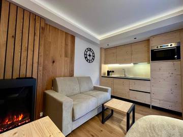 Gîte pour 6 personnes, avec sauna ainsi que jardin et jacuzzi à Malè