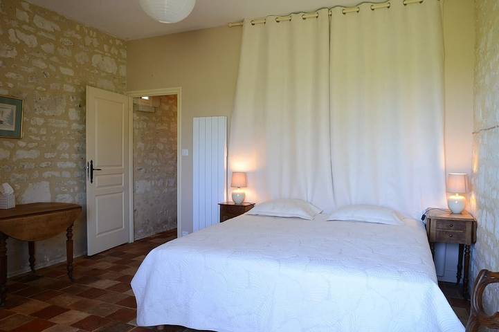 Location de vacances pour 6 personnes, avec jardin à Ligré - 4