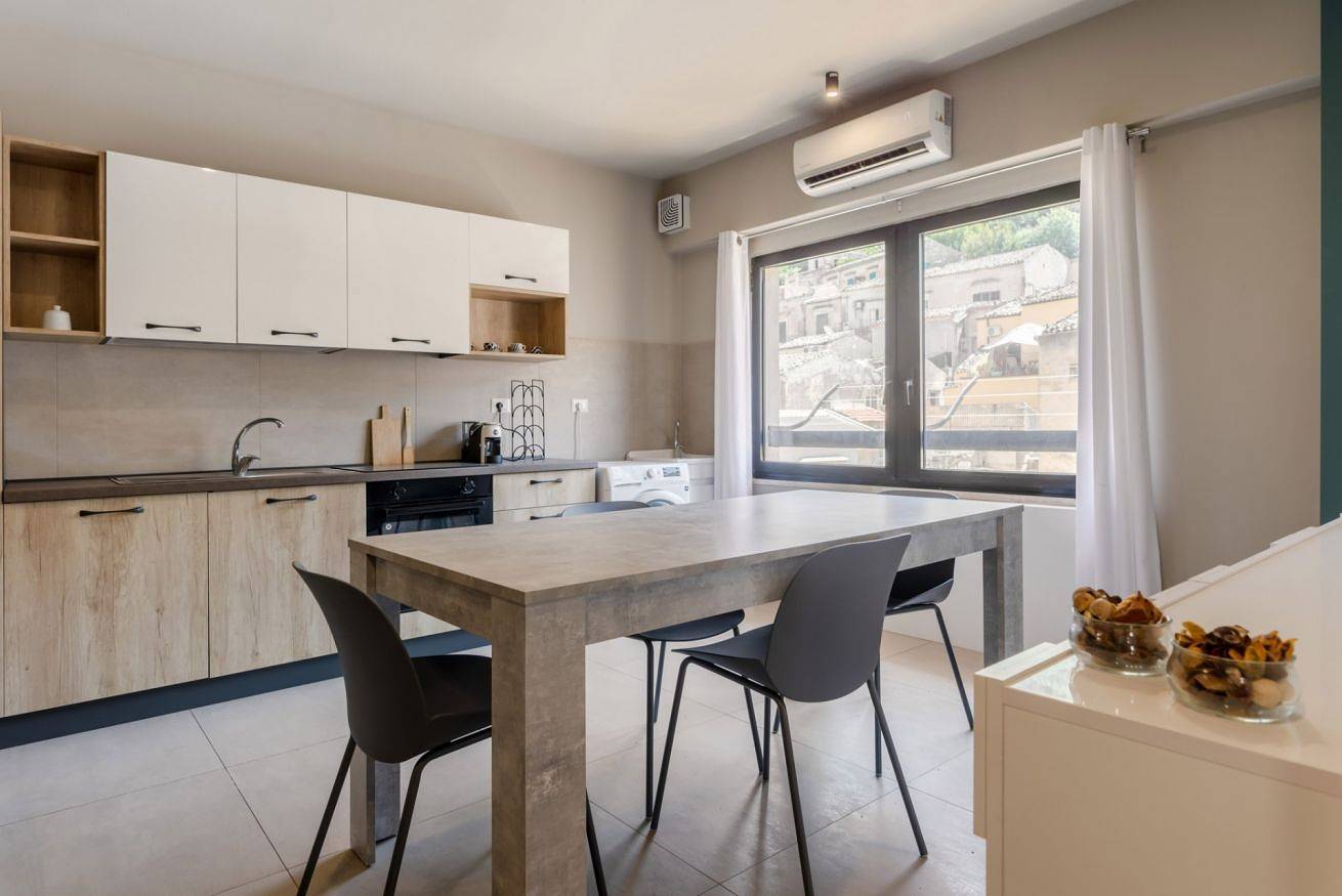 Apartamento entero, Guesthost - Comfy Apartment in the Heart of Modica in Modica (town), Módica