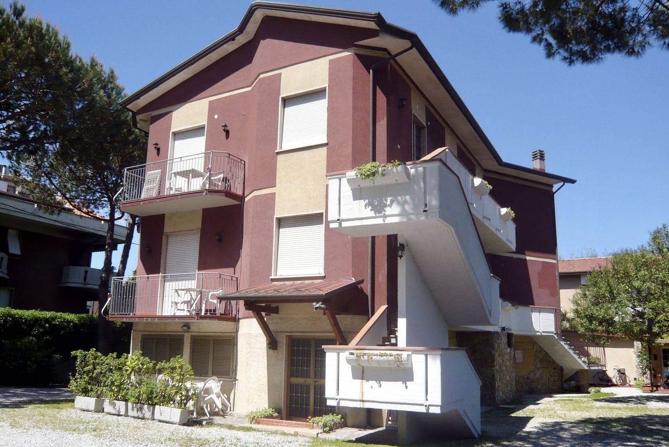 Entire apartment, Holiday Home Il Pontile Trilo 4 ground floor in Marina di Massa, Massa
