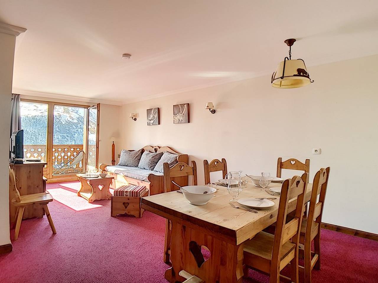 Apartamento entero, Apartamento espacioso renovado cerca de pistas con sauna, hammam, Wifi y balcón in Les Menuires, Saint-Martin-de-Belleville