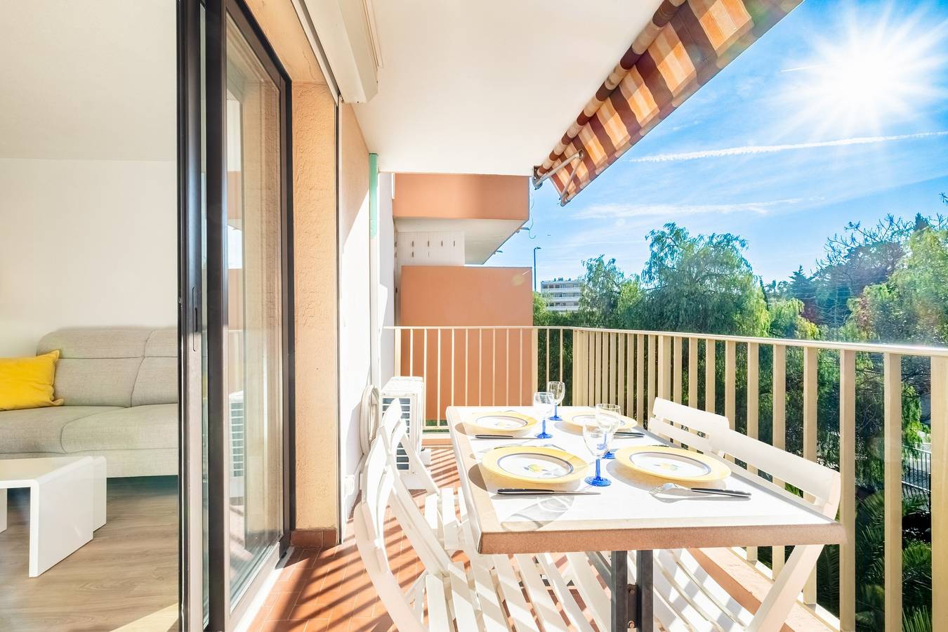 Entire apartment, Bright, Air-Conditioned Apartment “Mon Repaire” Near the Sea in Fréjus Plage, Frejus