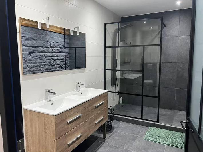 Gîte pour 8 personnes, avec terrasse ainsi que jacuzzi et jardin à Chaumousey - 4