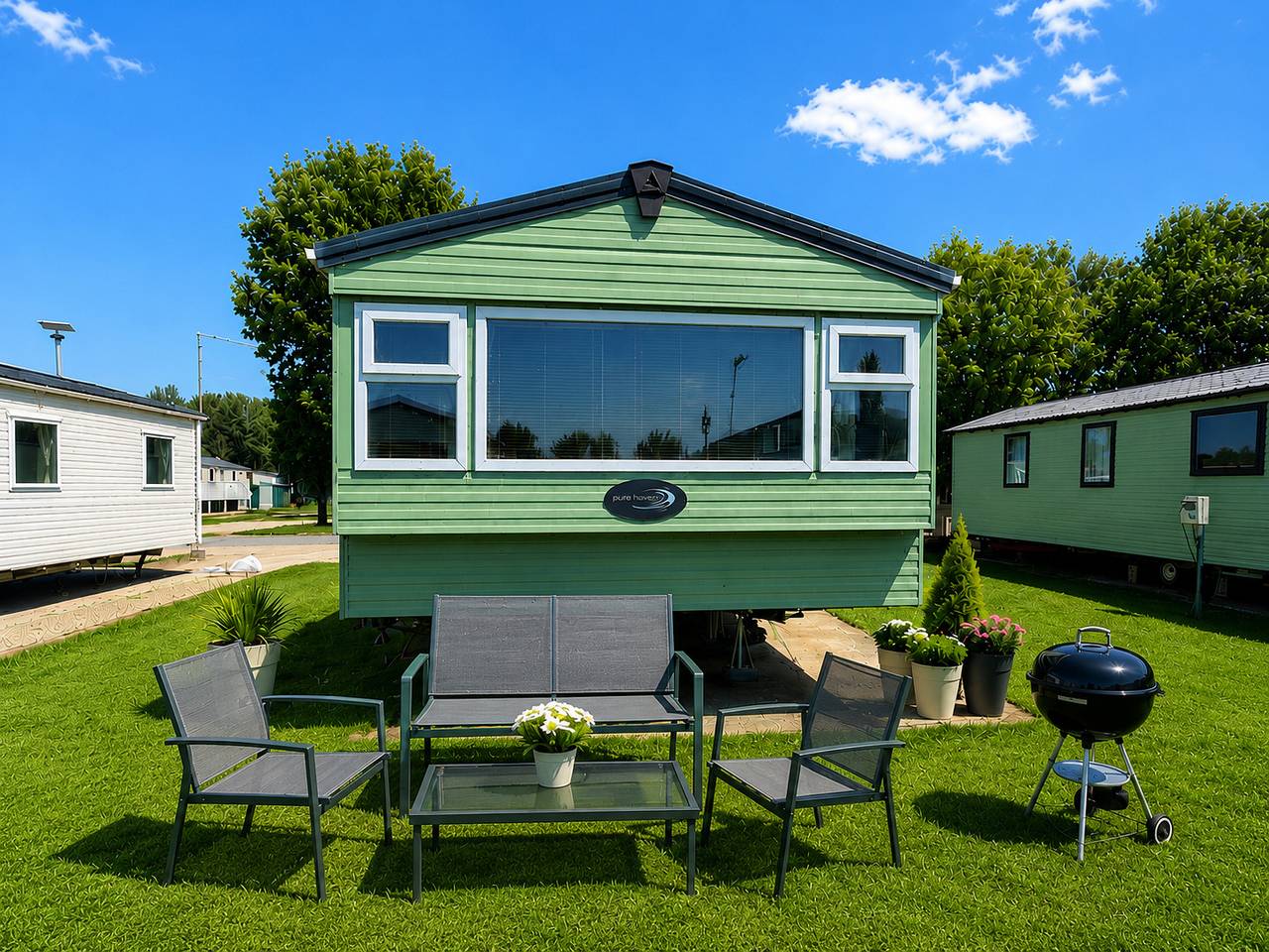 Billing Aquadrome Holiday Park, 2-bed Caravan in Northampton, Northamptonshire