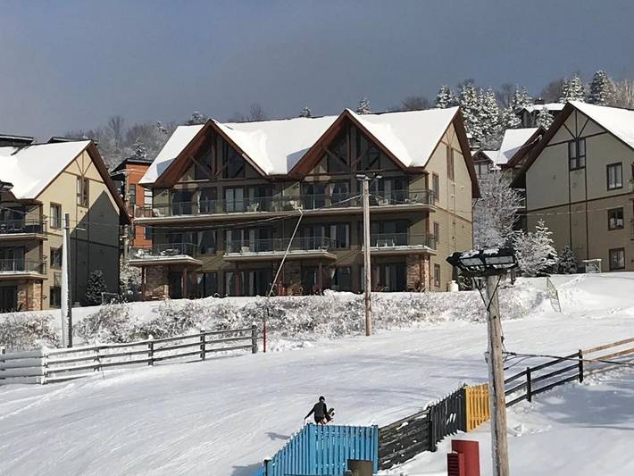 Gîte pour 7 personnes, avec vue et terrasse à Bromont