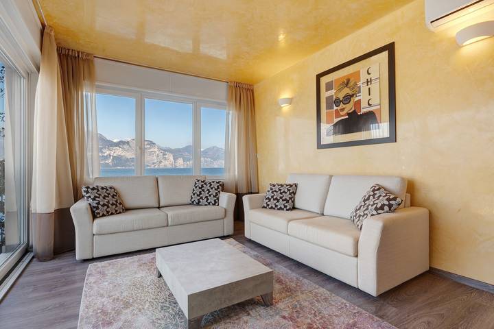 Ferienwohnung für 3 Personen, mit Balkon und Seeblick in Brenzone - 2