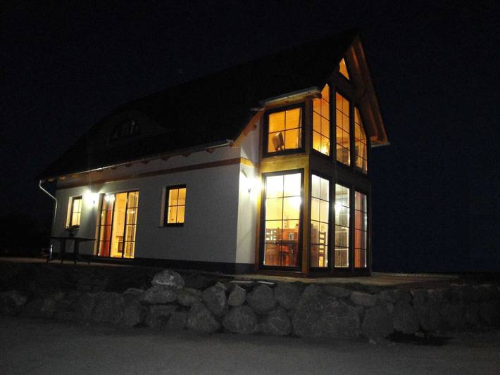 Ferienhaus für 5 Personen, mit Terrasse und Sauna sowie Garten und Whirlpool, kinderfreundlich auf Rügen - 2