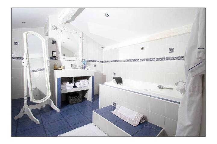 Chambre d’hôte pour 2 personnes, avec piscine et jardin à Vals-les-Bains - 4