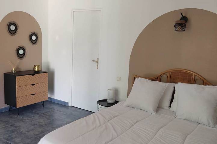 Location de vacances pour 10 personnes, avec terrasse et jardin à Manso (homonymie) - 2