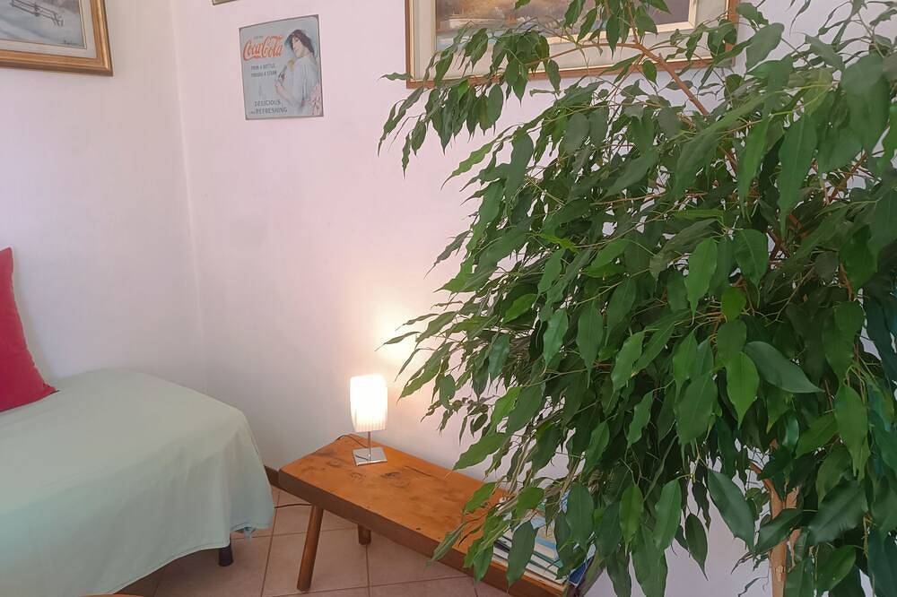 Haus 75 Quadratmeter.  In der Nähe von See und Zentrum Parkplatz und Wi. Fi frei in Lecco, Westliche Bergamo-Alpen