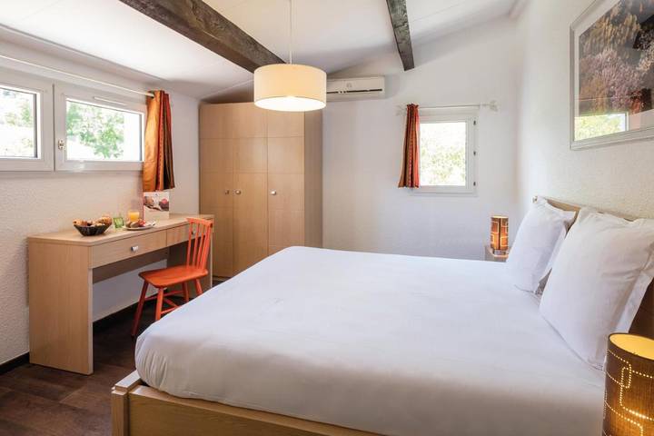 Appart’hôtel pour 4 personnes, avec jardin et piscine, animaux acceptés
