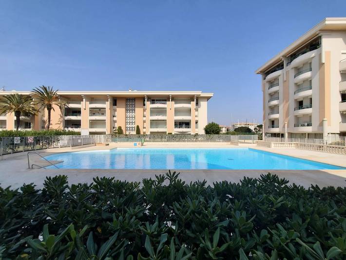 Gîte pour 4 personnes, avec piscine et balcon, animaux acceptés dans Plage du Port Fréjus - 2