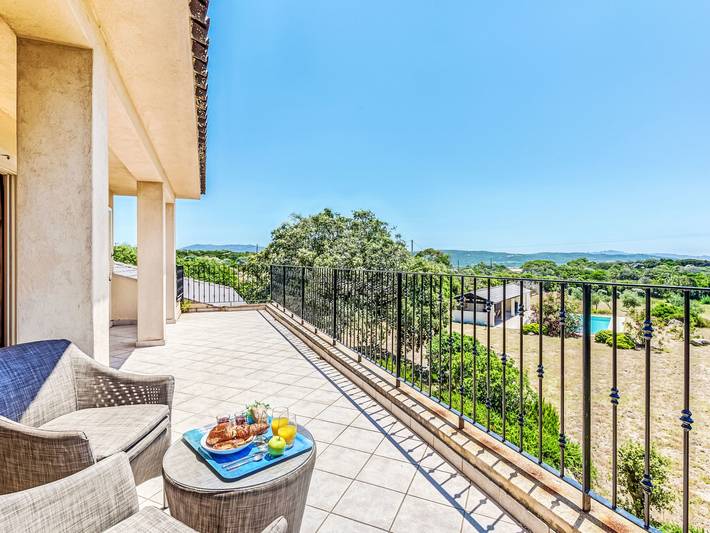 Location de vacances pour 9 personnes, avec jardin et terrasse à Pianottoli-Caldarello - 3