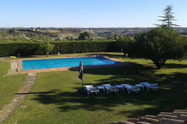 Maison de vacances pour 12 personnes, avec Balcon et Jardin dans Almunia de San Juan