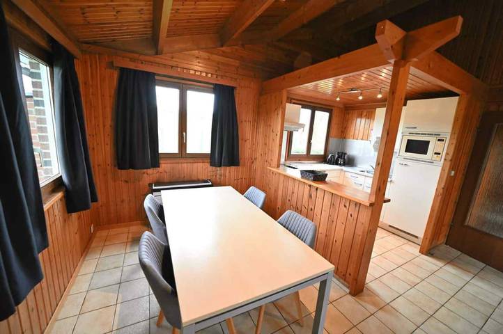 Location de vacances pour 6 personnes, avec jardin et terrasse à Somme-Leuze - 4