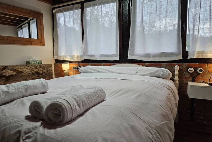 Ganze Wohnung, Gemütliche Wohnung mit Wlan, Kamin und Waschmaschine in Piloña, Sierra del Sueve