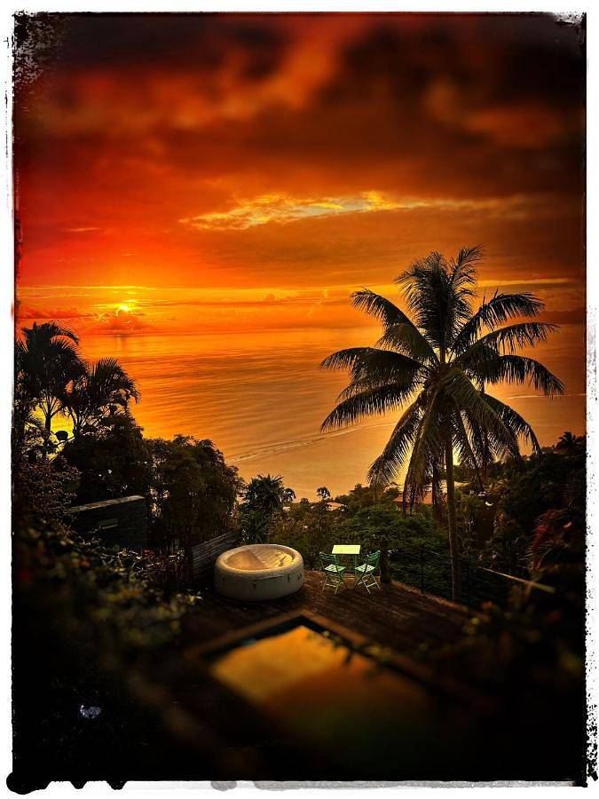 Casa de huéspuedes para 2 personas, con jardín además de piscina y vistas en Tahiti