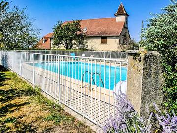 Location de vacances pour 4 personnes, avec balcon et piscine à Saint-Jean-Lagineste