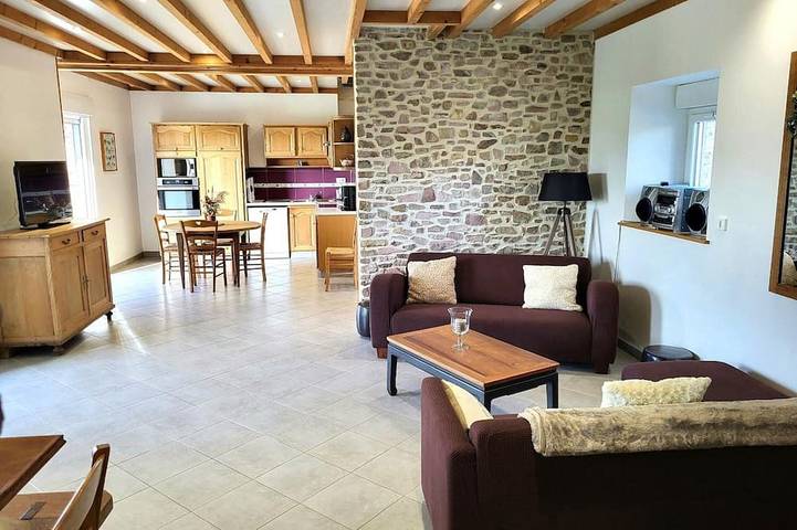Location de vacances pour 6 personnes, avec jardin, animaux acceptés à Geffosses