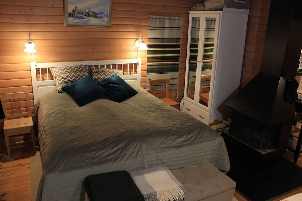 Get closer to the tranquility of a cozy little cabin at the end of the forest. in Lulea, Bottenwiek