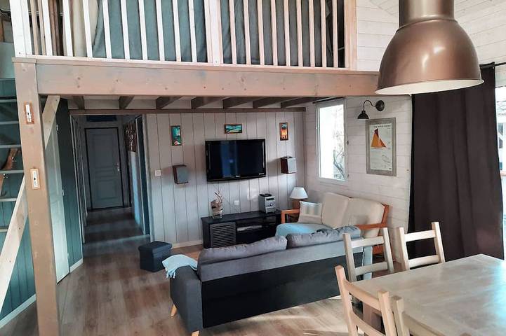 Location de vacances pour 10 personnes, avec jardin ainsi que piscine et terrasse dans Port d'Hourtin - 4