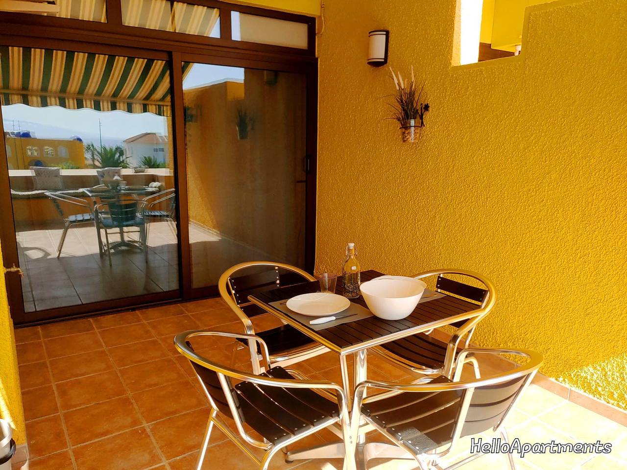 Apartamento entero, Hermoso apartamento en Playa de La Arena con piscina y terraza, cerca de Los Gigantes in Playa Neptuno (Santiago del Teide), Santiago del Teide