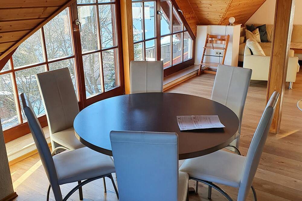 Ganze Wohnung, Bergtraum holiday home - At 955 m above sea level, the clouds are very close and the slopes are in front of the door in Oberwiesenthal, Erzgebirge