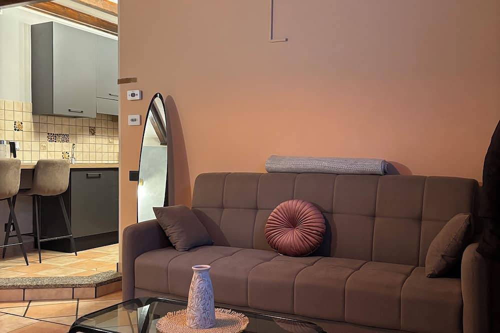 Entire apartment, Maison Iris in Legnano, Milan Province