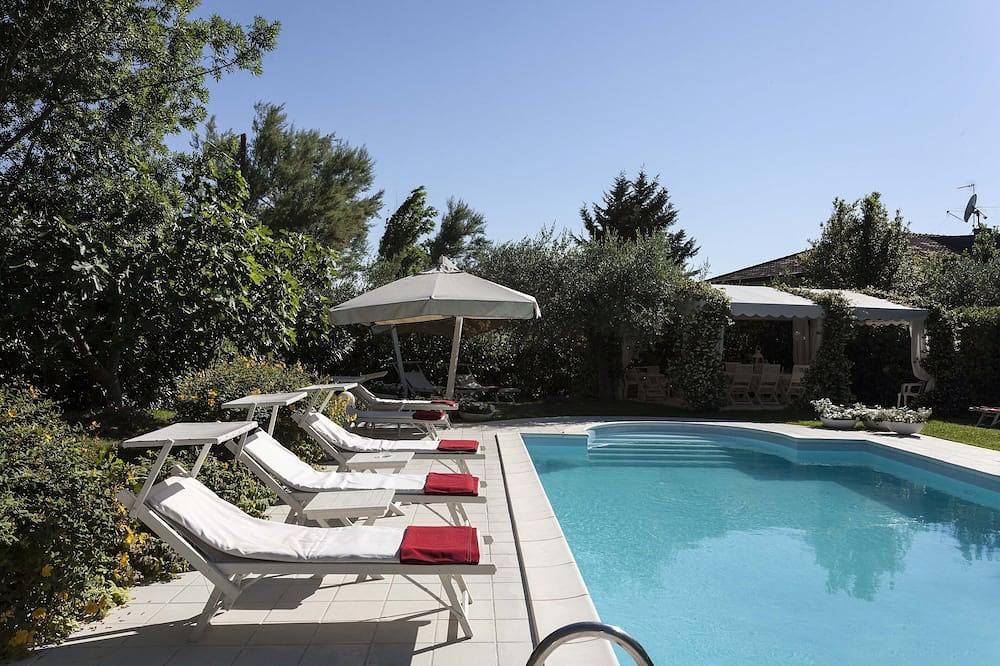 Wonderful villa with private pool and garden in Valle del Metauro