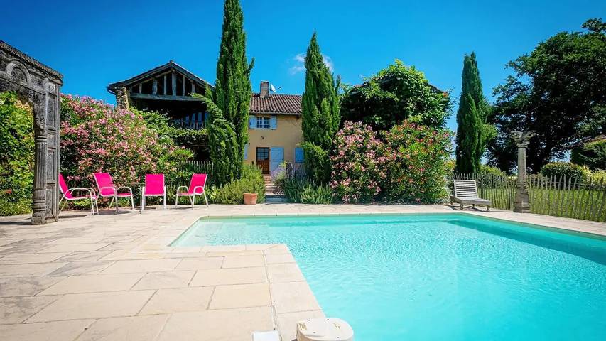Villa für 11 Personen, mit Balkon und Garten sowie Pool