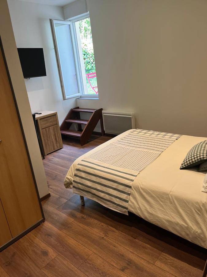 Chambre d’hôte pour 2 personnes, avec vue et terrasse à Saint-Chély-d'Aubrac - 2