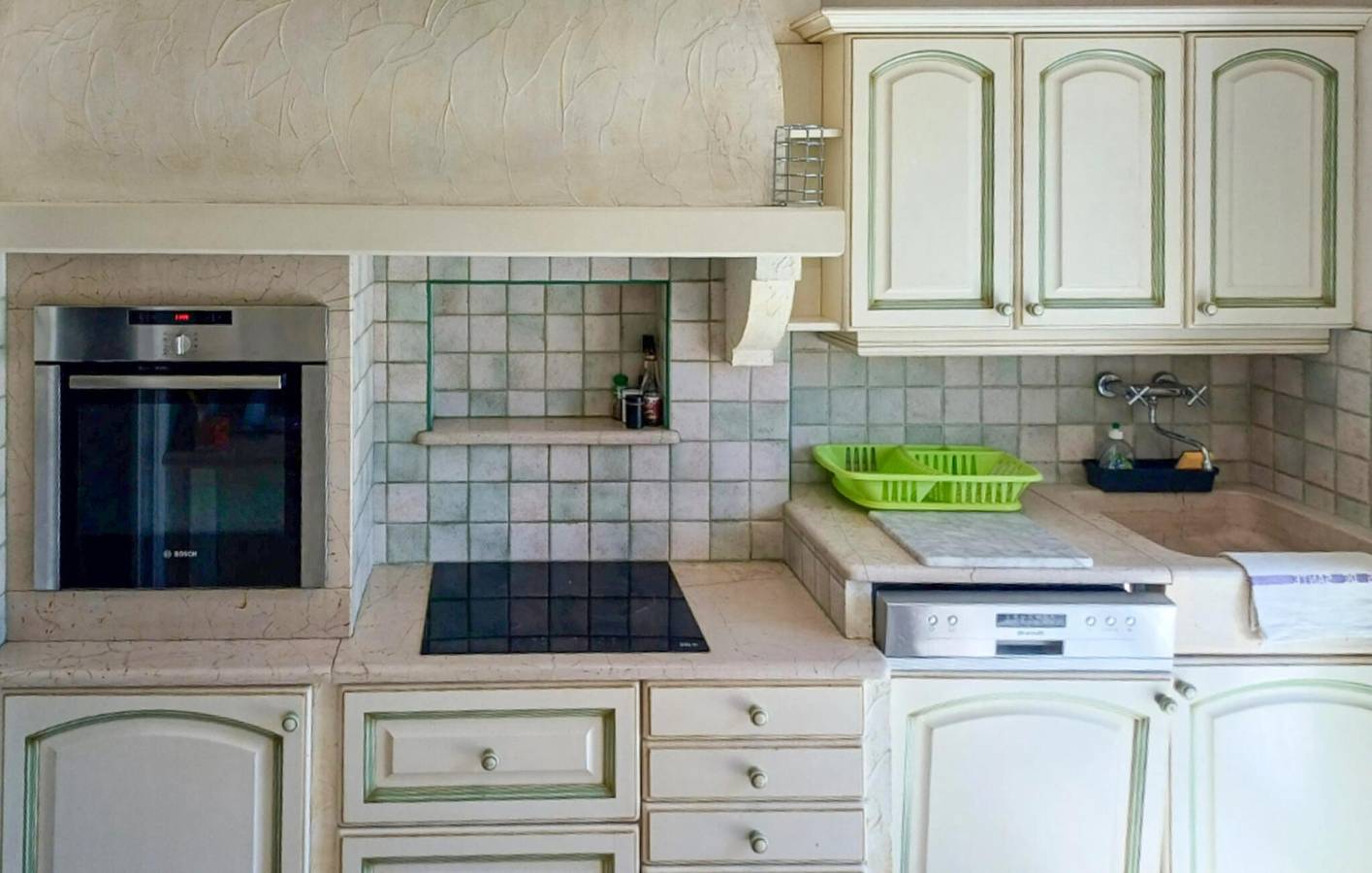 La Gaude Apartment: Pool, Terrasse, WLAN, Parkplatz, in der Nähe des Stadtzentrums in La Gaude, Cannes und Umgebung