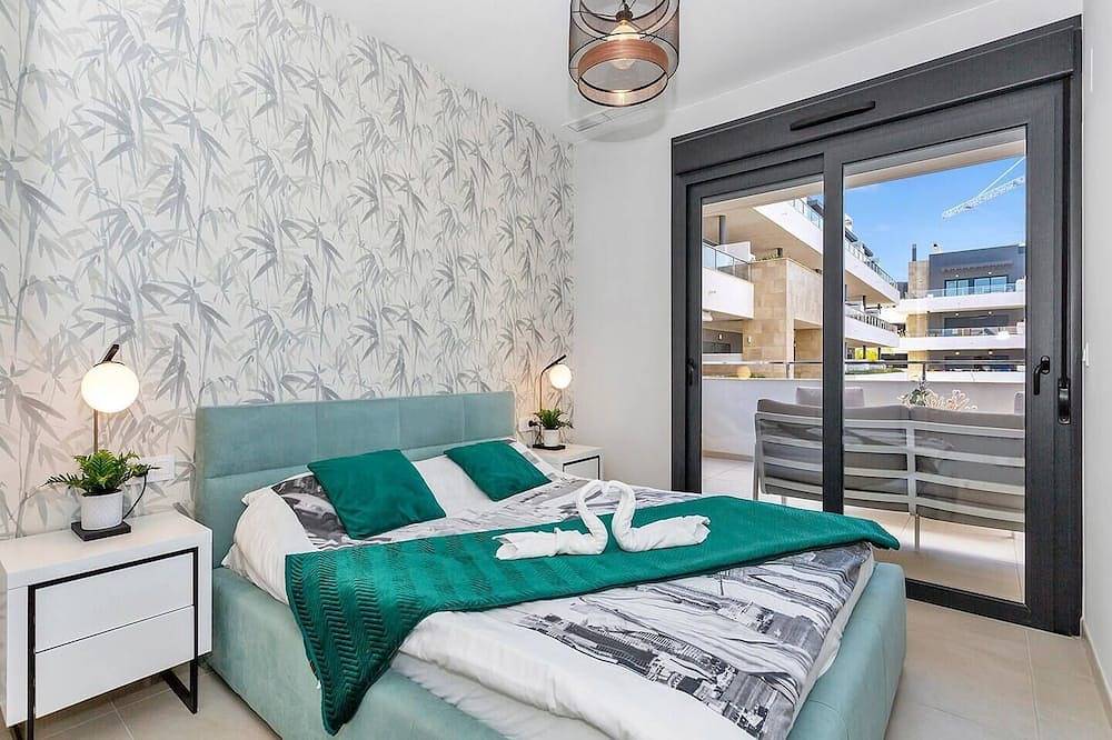 Apartamento entero, Lovely first floor apartment, heating pool ! in Playa Flamenca, Orihuela