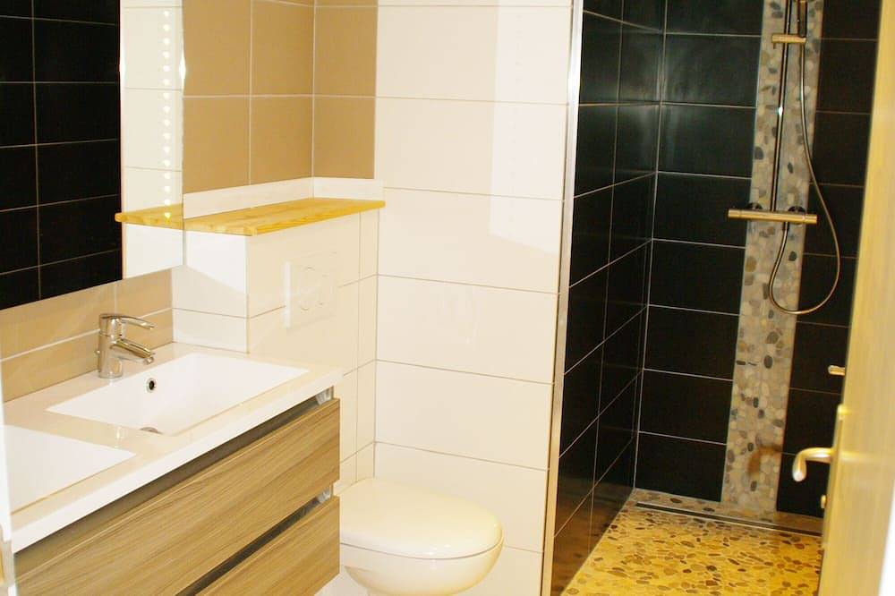 Appartement entier, Appartement neuf de 70m² exposé Sud de confort & standing in Le Bois-Plage-en-Ré, Île de Ré