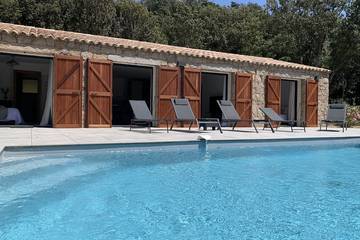 Villa pour 5 personnes, avec jardin et terrasse à Figari