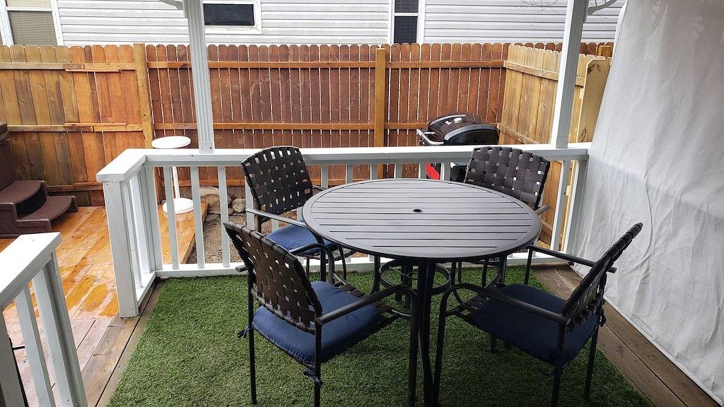 Year Round Access in town Bungalow, Hot Tub, Fire Pit and Extra Parking in Blue Ridge Parkway, Maggie Valley