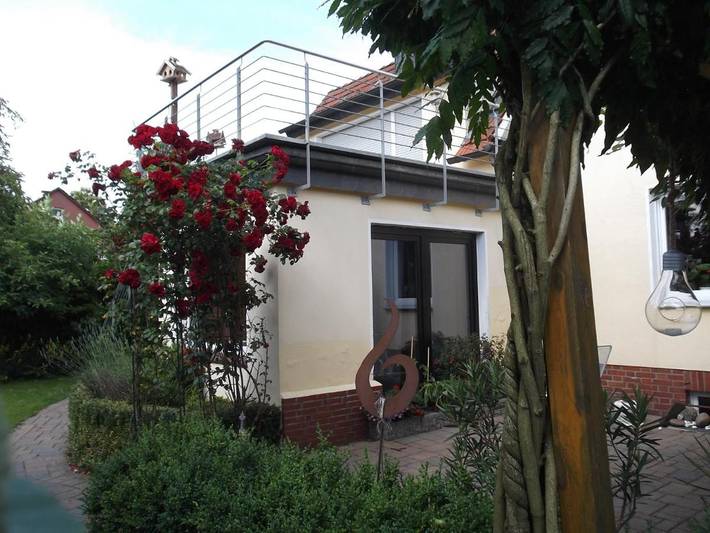 Ferienwohnung für 3 Personen, mit Balkon und Terrasse sowie Garten und Ausblick in Halle (Westfalen)