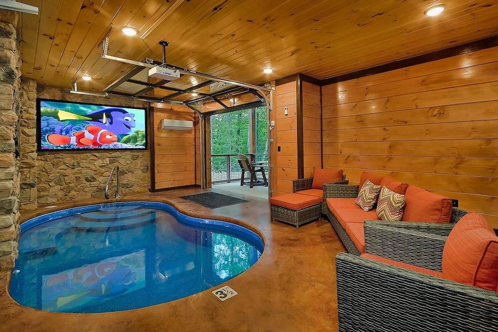 Luxury Pool Cabin w Theater | Firepit | Hot tub in Waldens Creek, Sevier County