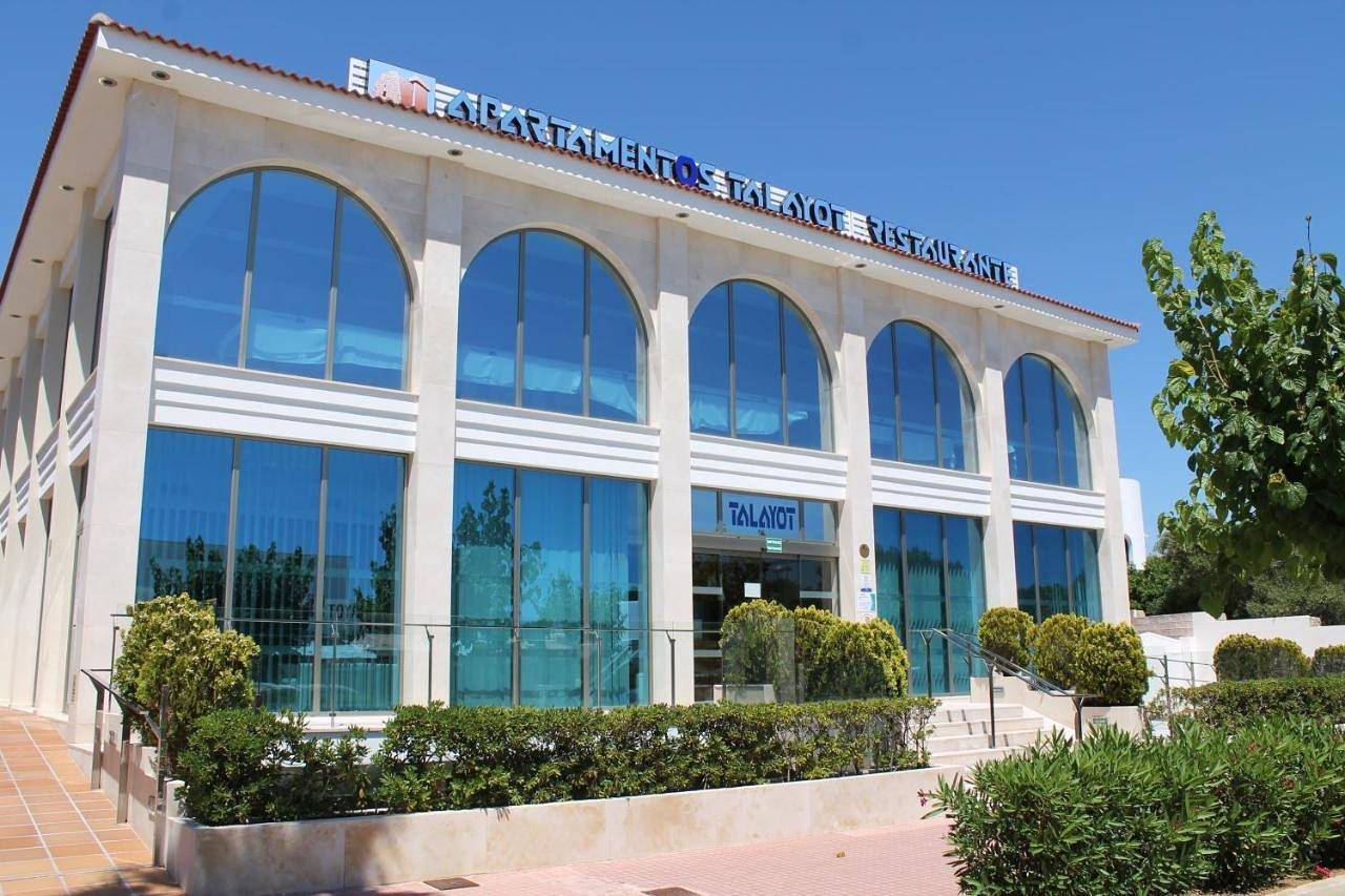 Apartaments Talayot in Cala Blanes, Ciutadella