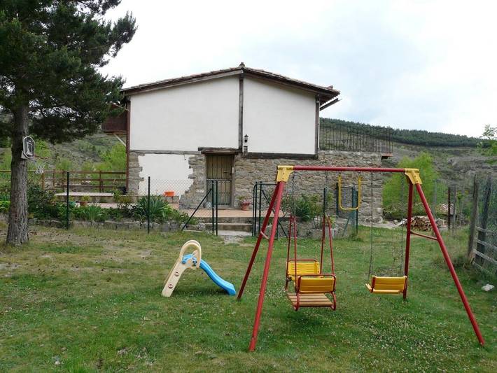 Casa rural para 7 personas, con jardín y vistas, Se admiten mascotas en Valles de los Ríos Leza, Jubera, Cidacos y Alhama - 4