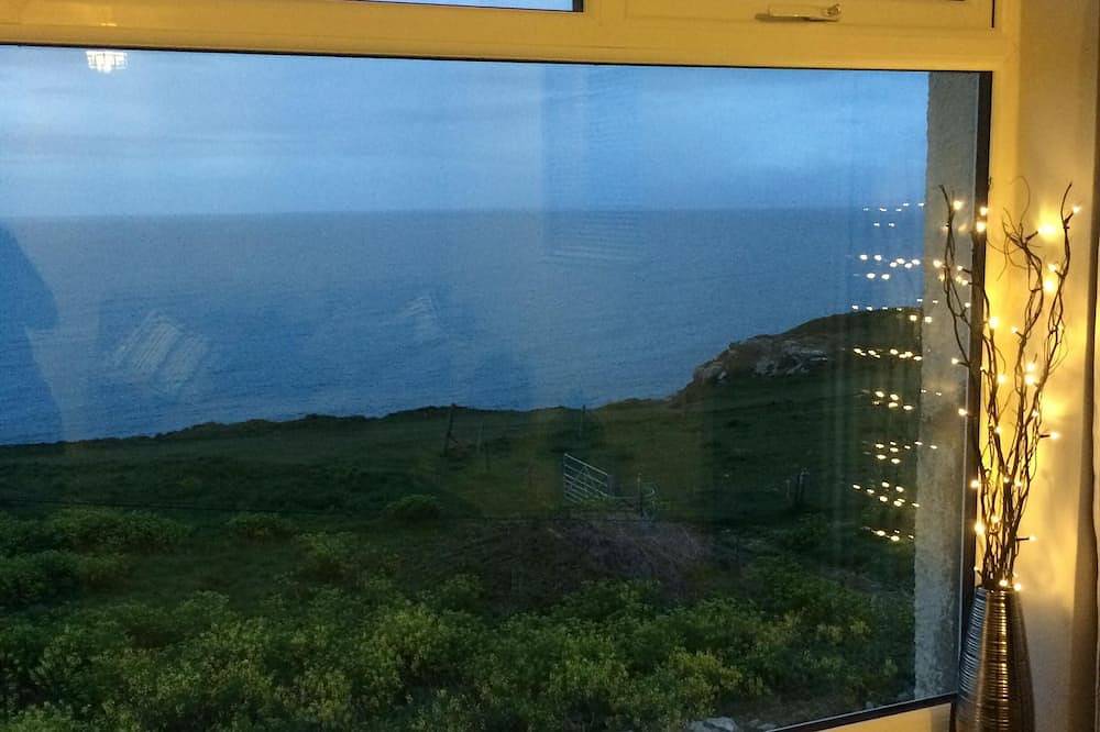 Entire apartment, Stunning Uninterrupted Seaview from lounge, kitchen and bathroom in Weston (Portland), Isle of Portland