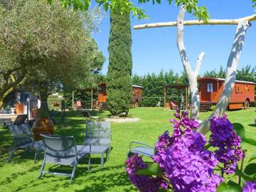 Maison d’hôte pour 4 personnes, avec vue ainsi que jardin et piscine à Saint-Laurent-d'Aigouze