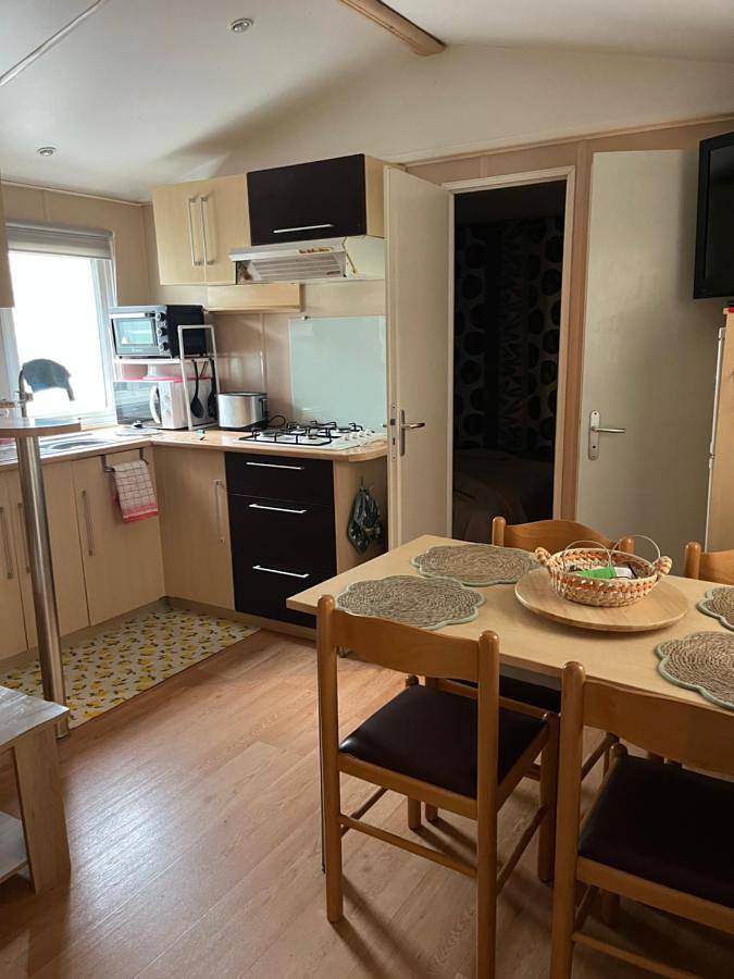 Camping pour 5 personnes, avec Terrasse ainsi que Jardin et Piscine au Grau-d'Agde - 4