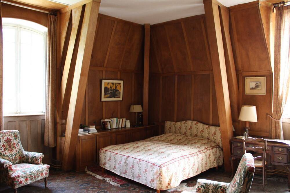 Château de Famille à Fontenay in Tendron, Saint-Amand-Montrond