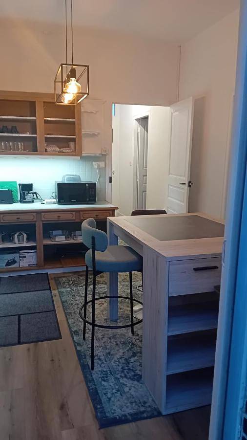 Chambre d’hôte pour 2 personnes, avec terrasse et jardin, animaux acceptés dans Plan D Eau De La Cantache - 2